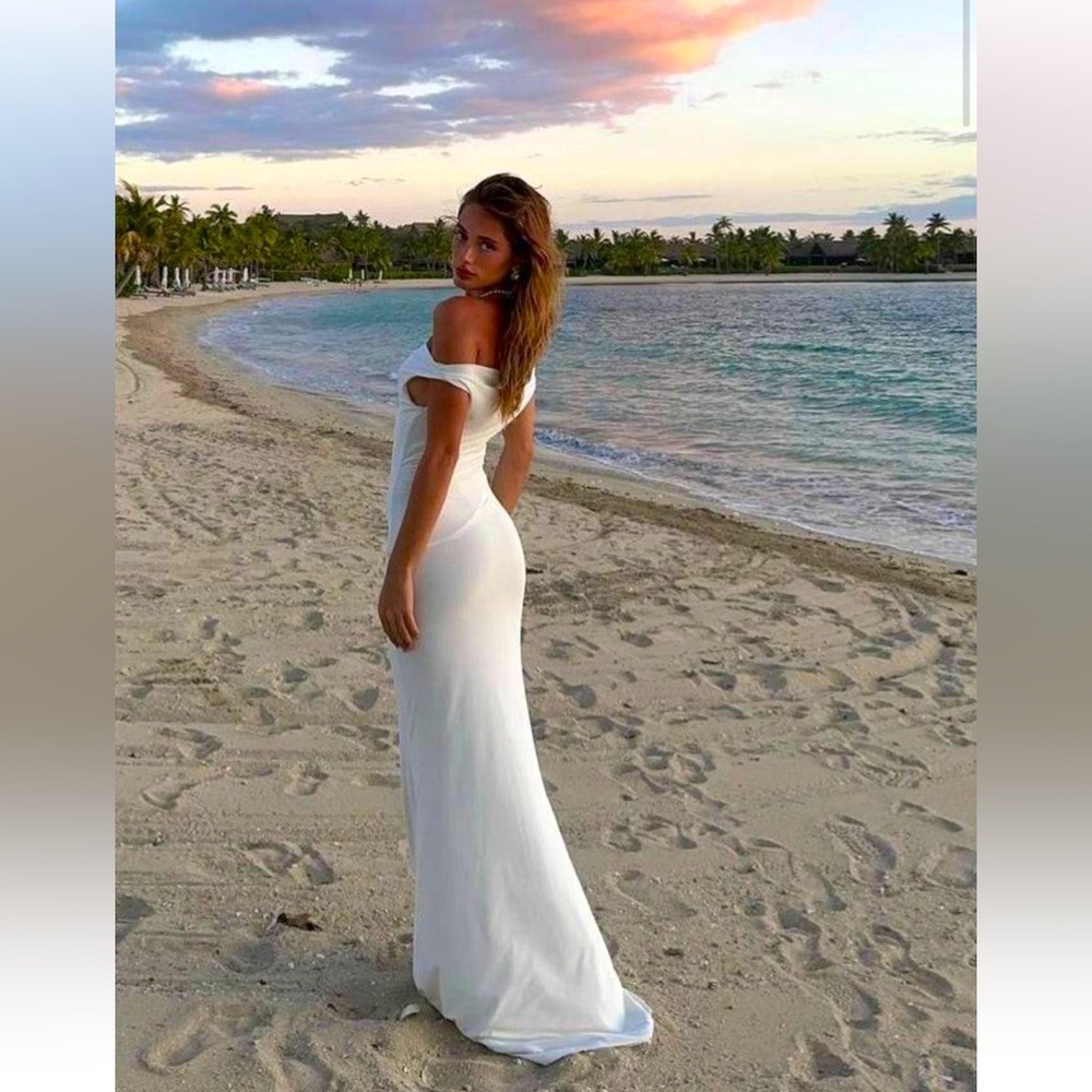 Elegant Off-Shoulder White Dress - Picture 2 of 10